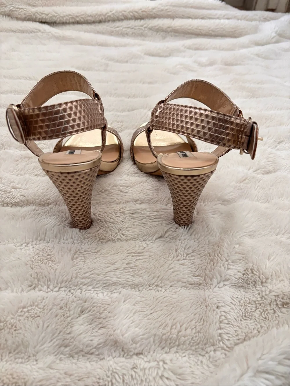 Karl Lagerfeld Paris Gold Textured Block Heel Sandals Size 7